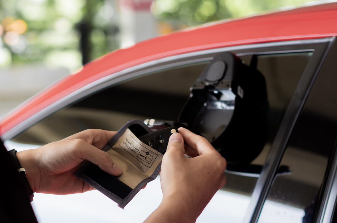 Keybox 3 Car Mount with Faraday Pouch