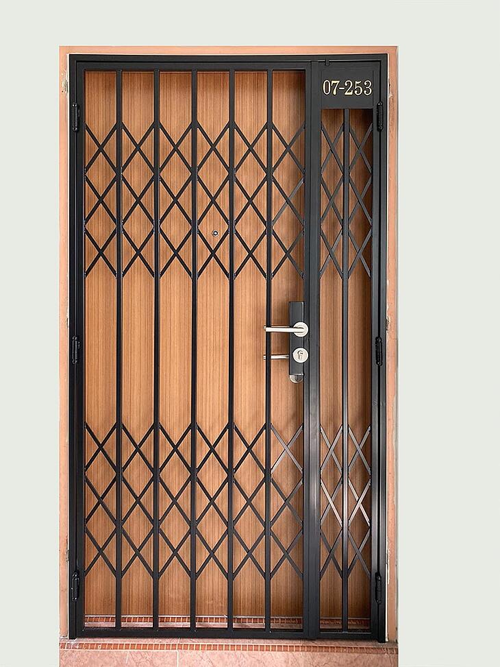 grill-type-mild-steel-gate-design